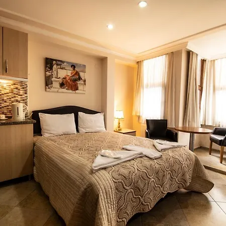 Sultanahmet Black Pearl