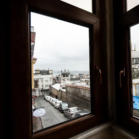 Sultanahmet Black Pearl *