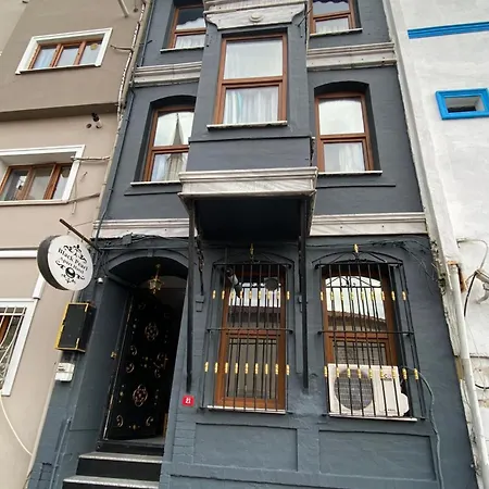 Sultanahmet Black Pearl *